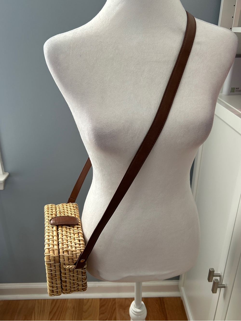 J. Crew Factory Woven Crossbody Bag Natural Rattan Vegetable Fiber BQ263 - Picture 2 of 10